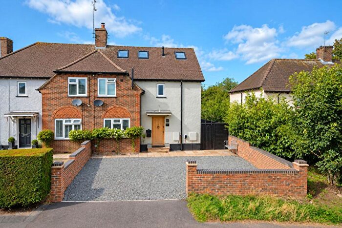 4 Bedroom Semi-Detached House For Sale In Cavendish Road, Markyate, AL3