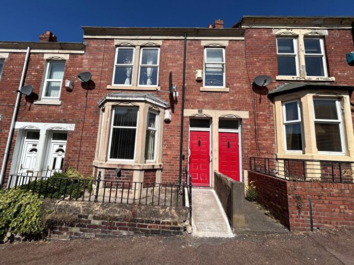 2 Bedroom Flat For Sale In St. Aidans Street, Bensham, Gateshead, Tyne And Wear, NE8