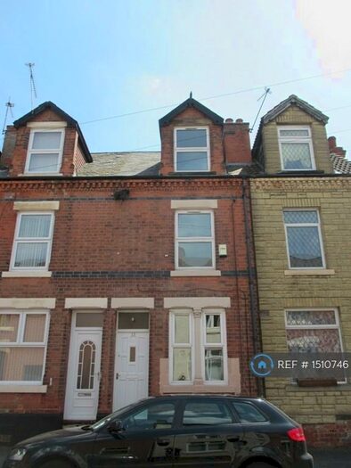 3 Bedroom Terraced House To Rent In St. Christopher Street, Nottingham, NG2