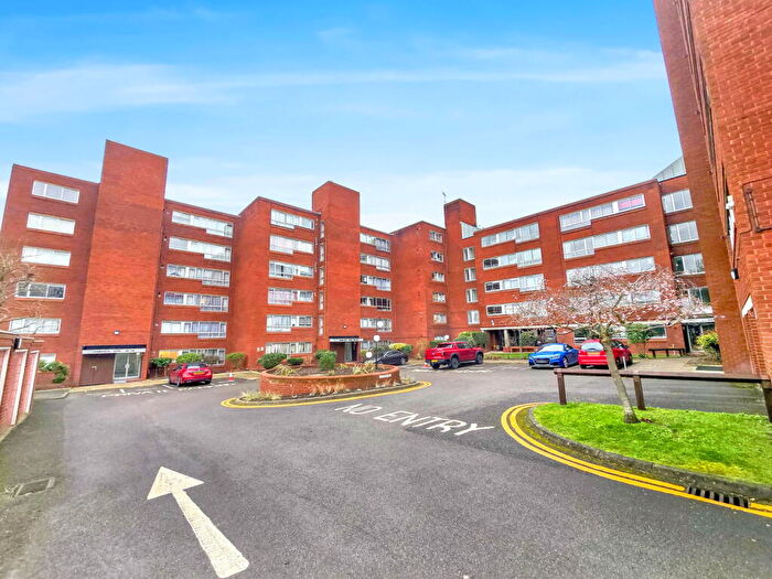 Studio For Sale In Homefield Park, Sutton, SM1