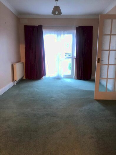 5 Bedroom Terraced House To Rent In Stradbroke Grove, Ilford, Essex IG5