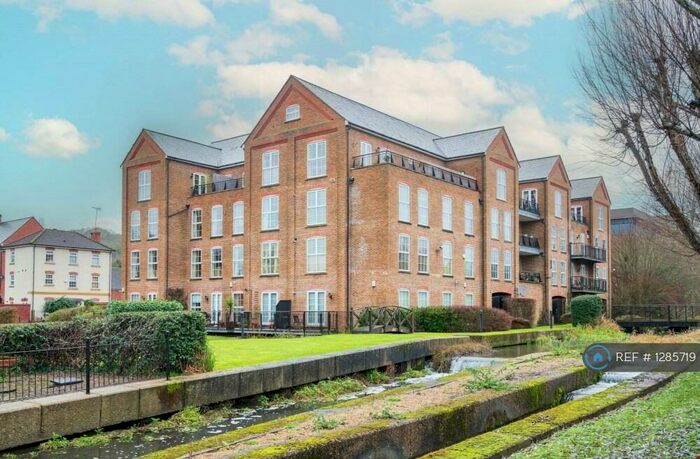2 Bedroom Flat To Rent In The Mill, Wooburn Green, High Wycombe, HP10