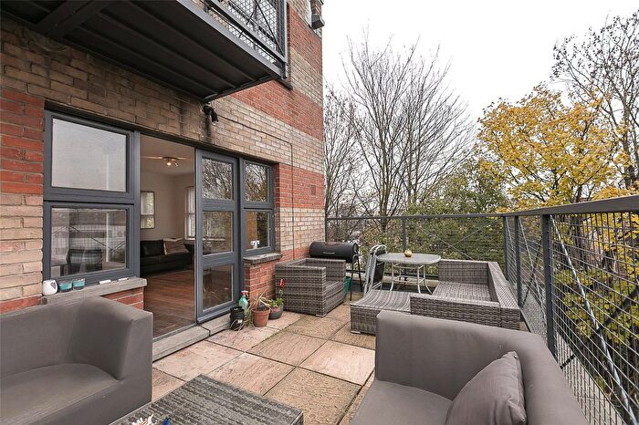 2 Bedroom Flat To Rent In Bruges Place, Camden, NW1