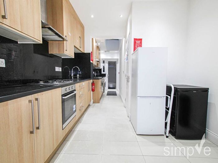 7 Bedroom Property To Rent In Uxbridge Road, Southall, Middlesex, UB1