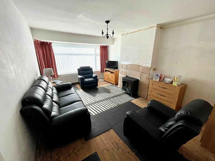 2 Bedroom Semi-Detached House For Sale In Greensway, Wednesfield, Wolverhampton, WV11