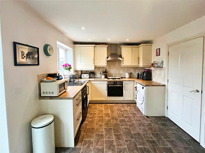 3 Bedroom Semi-Detached House For Sale In Weavers Close, Bulkington, Bedworth, Warwickshire, CV12