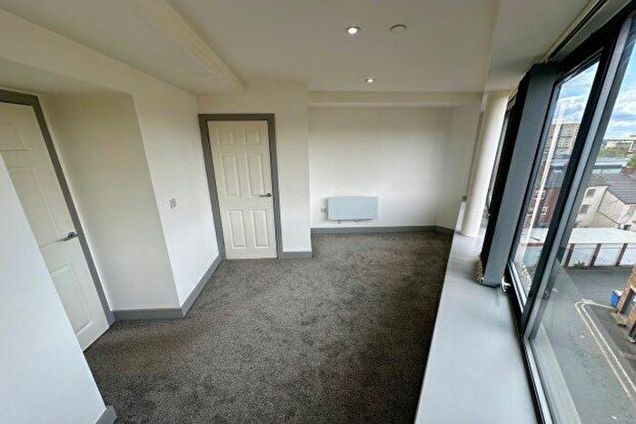 1 Bedroom Flat To Rent In Union Street, Wakefield, WF1