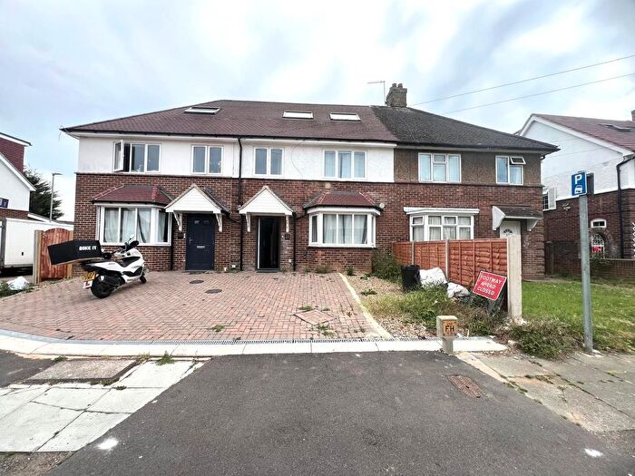 7 Bedroom Terraced House To Rent In Chestnut Close, Hayes, UB3
