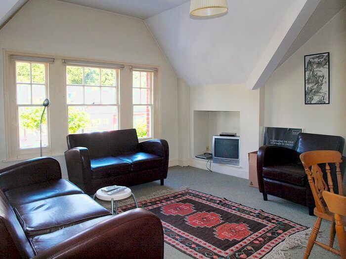 2 Bedroom Flat To Rent In Muswell Hill Road, Muswell Hill, London, N10