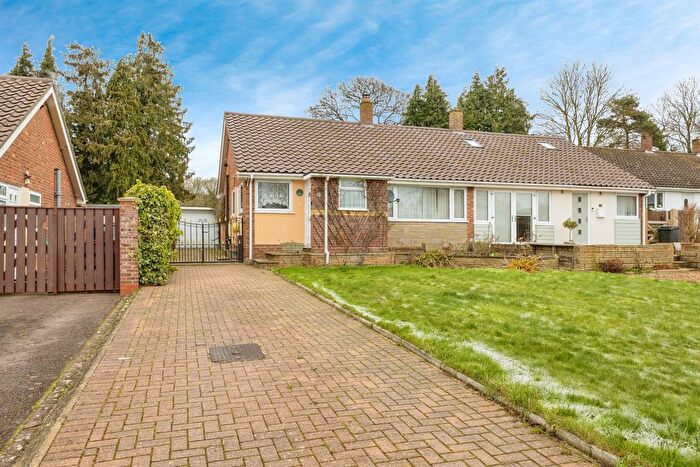 3 Bedroom Semi-Detached Bungalow For Sale In Lakes Avenue, Mulbarton, Norwich, NR14