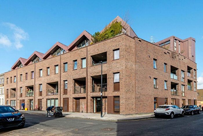 1 Bedroom Flat To Rent In Wadeson Street, Broadway Market, E2