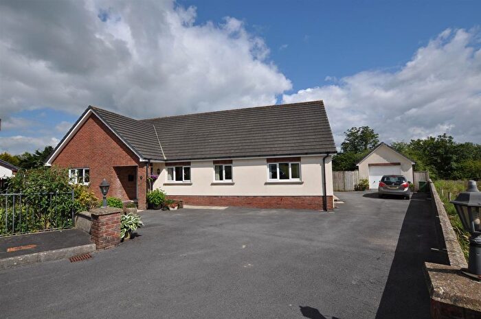 5 Bedroom Detached Bungalow For Sale In Cae Glas, St. Clears, Carmarthen, SA33