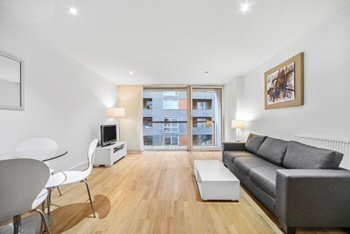 1 Bedroom Property To Rent In Lanterns Court, Lanterns Way, Canary Wharf, London, E14