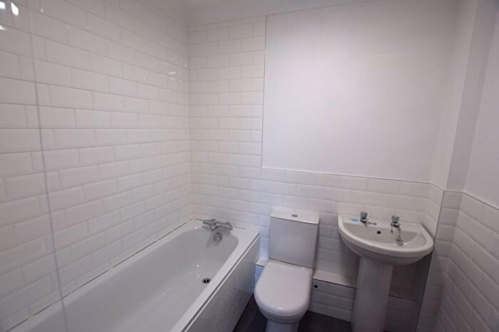 1 Bedroom Flat To Rent In Pine Grove, Penenden Heath, Maidstone, ME14