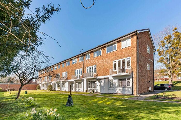 2 Bedroom Apartment To Rent In Abbey Park, Beckenham, BR3
