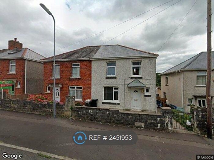 3 Bedroom Semi Detached House To Rent In Ruskin St, Neath, SA11
