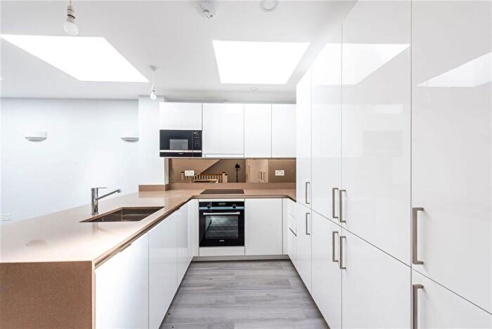 2 Bedroom Flat To Rent In Sefton Street, London, SW15