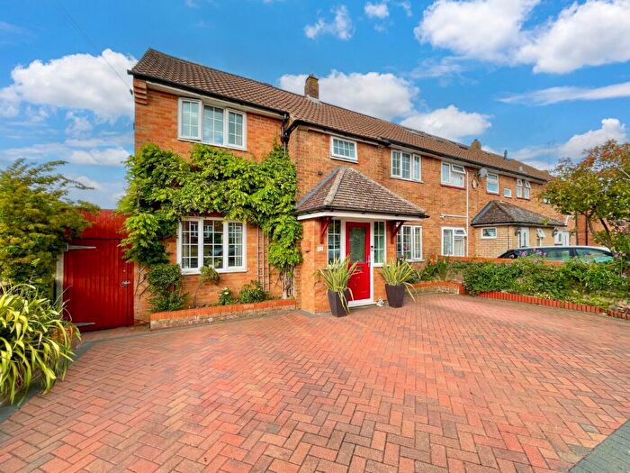 5 Bedroom End Of Terrace House For Sale In Parys Road, Luton, Bedfordshire, LU3