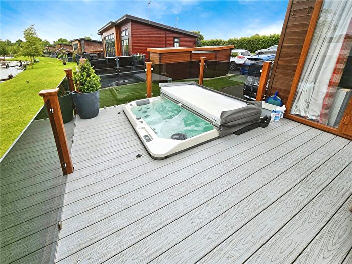 2 Bedroom Bungalow For Sale In Woodward Lakes And Lodges, Holme Wood Lane, Armthorpe, Doncaster, South Yorkshire, DN3