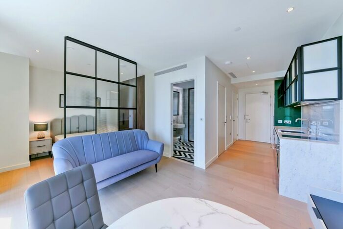 Flat To Rent In Bagshaw Building, Wardian, Wards Place, Canary Wharf, London, E14