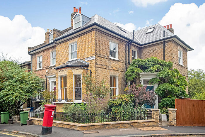 4 Bedroom House To Rent In Bushey Hill Road, London, SE5