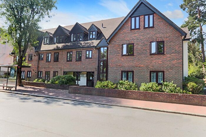 1 Bedroom Flat To Rent In Coulsdon Road, Coulsdon, CR5