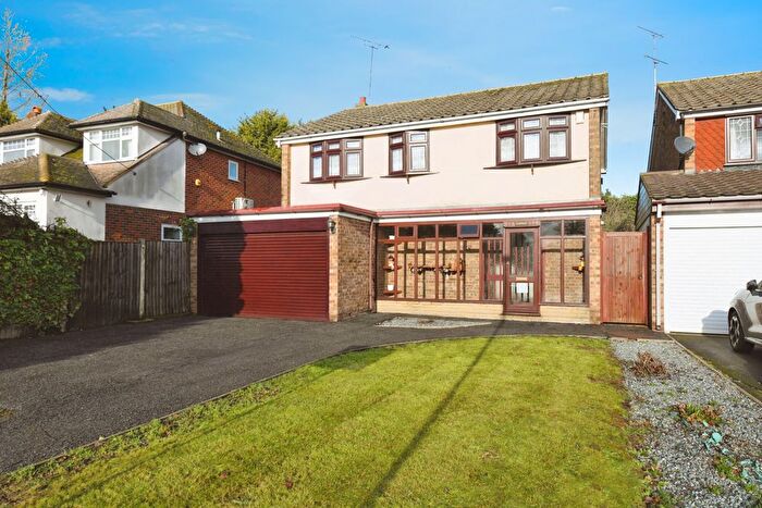 4 Bedroom Detached House For Sale In Beehive Chase, Brentwood, CM15