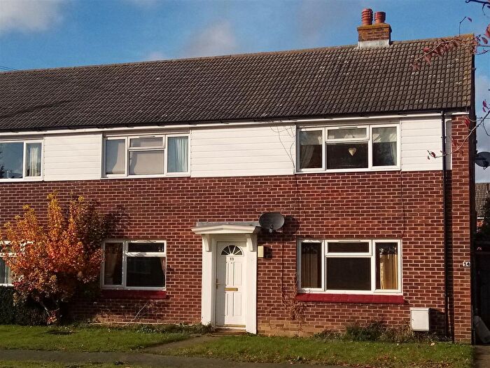 2 Bedroom Maisonette To Rent In Knights Way, Headcorn, TN27