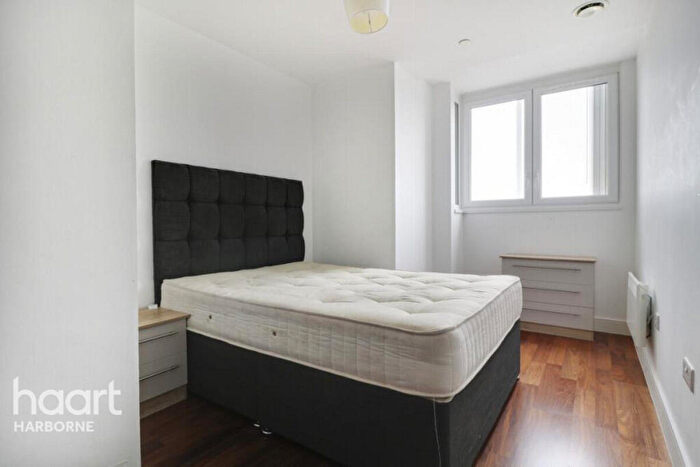 2 Bedroom Apartment To Rent In Metropolitan House, Birmingham City Centre, B16