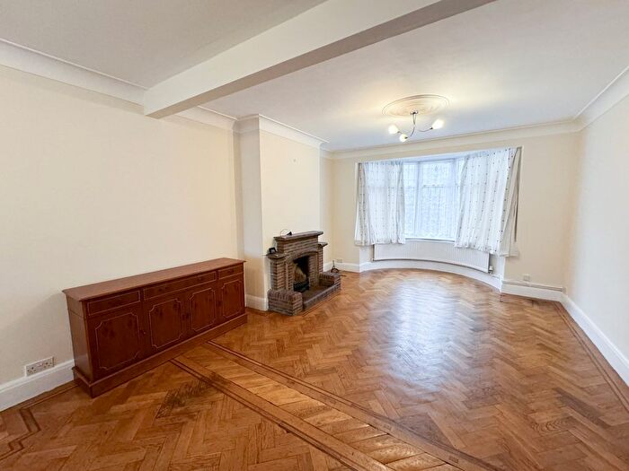 3 Bedroom Semi-Detached House To Rent In Park View Gardens, Woodford Ave, IG4