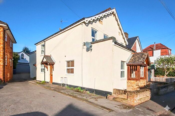 3 Bedroom Maisonette For Sale In Upper Village Road, Ascot, Berkshire, SL5