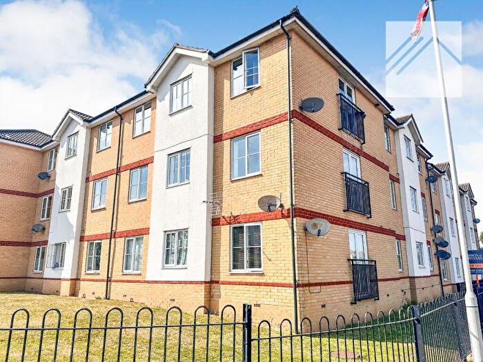 2 Bedroom Apartment To Rent In Timberlog Lane, Basildon, SS14