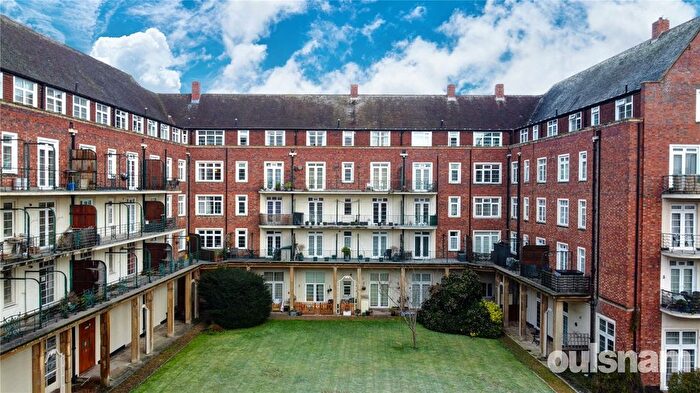 1 Bedroom Flat For Sale In Friar Street, Droitwich, Worcestershire, WR9