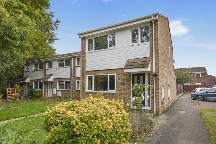 3 Bedroom End Of Terrace House For Sale In Hazel Walk, Biggleswade, SG18