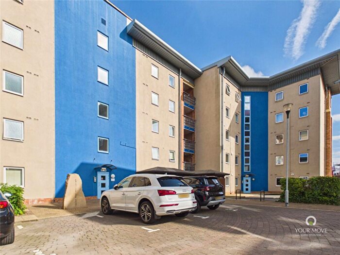 2 Bedroom Flat To Rent In Knightsbridge Court, Gosforth, Newcastle Upon Tyne, NE3