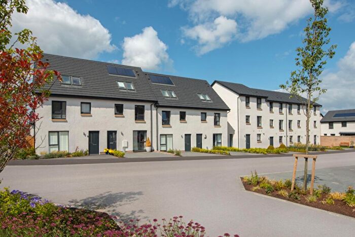 4 Bedroom Detached House For Sale In Meadowsweet Drive, Edinburgh, EH4