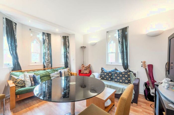 3 Bedroom Flat To Rent In Pemberton Gardens, Tufnell Park, London, N19