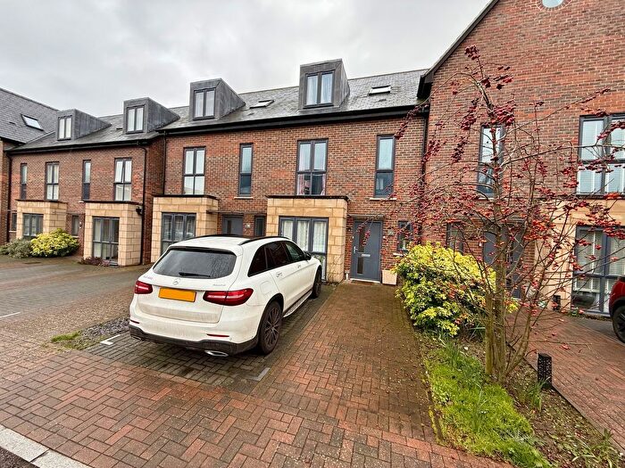 4 Bedroom Property To Rent In Frances Drive, Dunstable, LU6