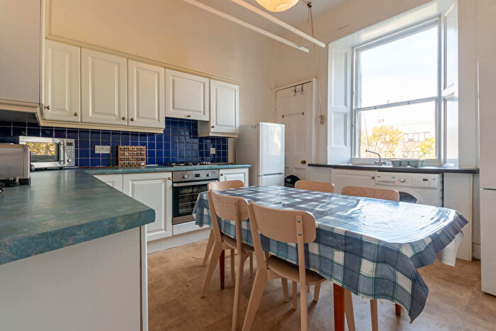 5 Bedroom Flat To Rent In L – Lutton Place, Edinburgh, EH8