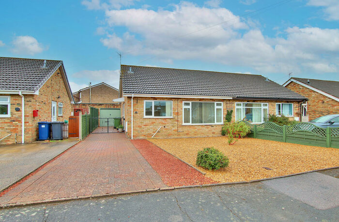 2 Bedroom Semi-Detached Bungalow To Rent In Hermitage Road, Earith, PE28