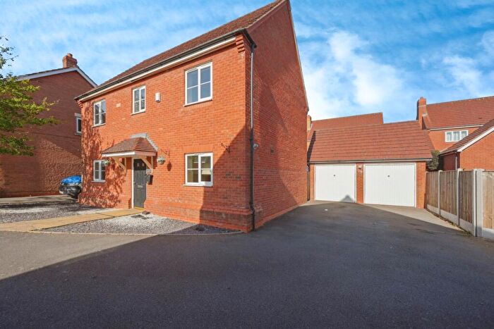4 Bedroom Detached House For Sale In Boulder Close, Wilnecote, Tamworth, Staffordshire, B77