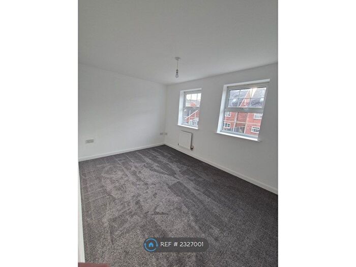 4 Bedroom Terraced House To Rent In Pingle Close, Shireoaks, Worksop, S81
