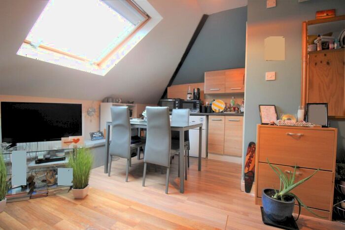 Studio To Rent In Brent Street, Hendon, NW4