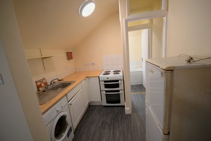 1 Bedroom Flat To Rent In George Street, Caversham, Reading, RG4