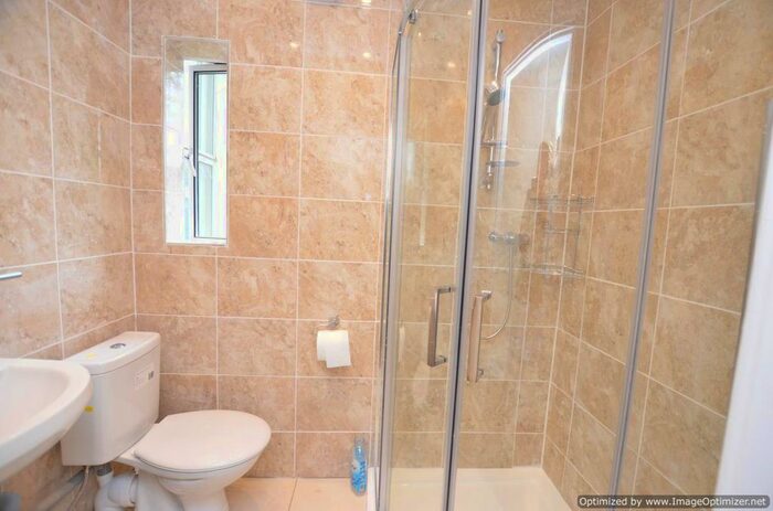 2 Bedroom Flat To Rent In Greenhill Road, Harrow HA1