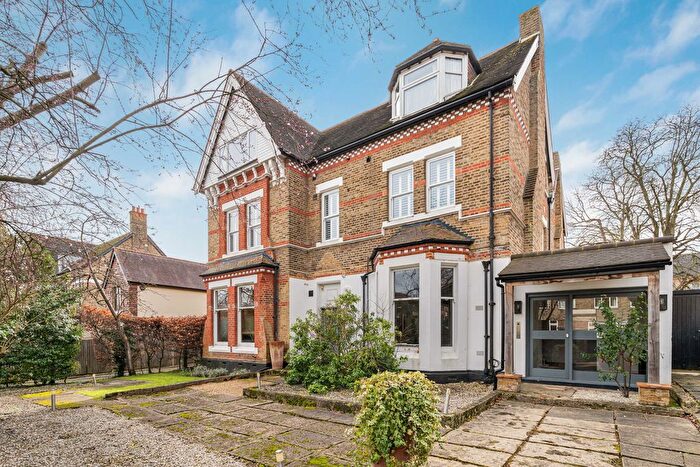 2 Bedroom Flat For Sale In Bromley Grove, Shortlands, BR2