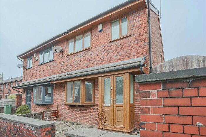 3 Bedroom Semi-Detached House To Rent In St. Georges Street, Tyldesley, Manchester, M29