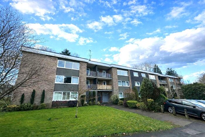 3 Bedroom Flat For Sale In By The Wood, Watford, WD19