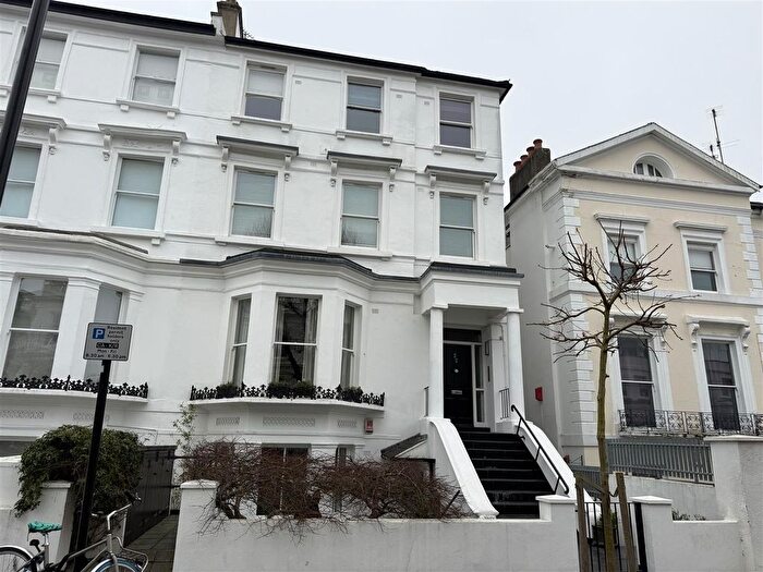 2 Bedroom Flat For Sale In Priory Road, London, NW6