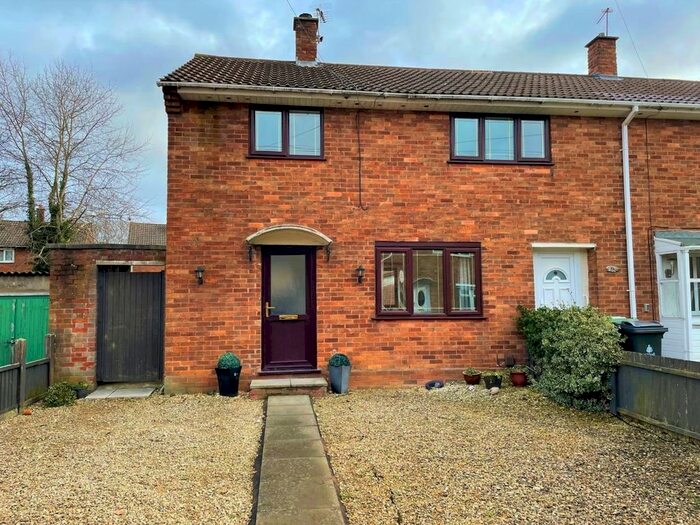 3 Bedroom Semi-Detached House To Rent In Browning Close, Willenhall WV12